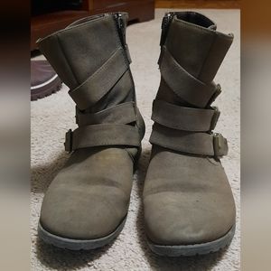 Grey ankle boots/booties with 3 buckles